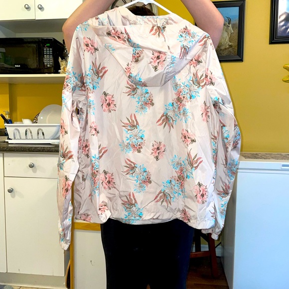 Gorgeous Floral Half Zip Rainwear - Picture 6 of 10